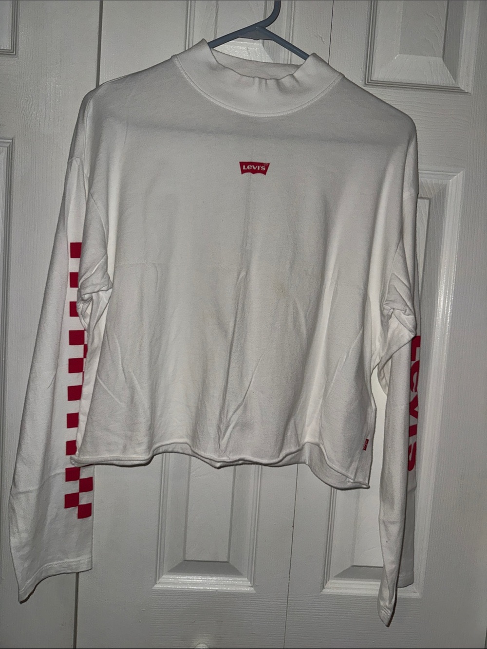 Levi's White Cropped Long-Sleeve Tee with Red Logo and Sleeve Graphics